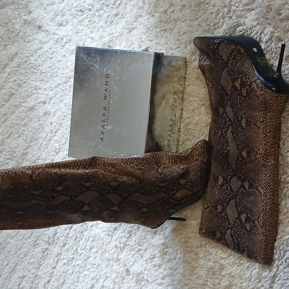 NWT Azelia Wang Snake Skin Boots